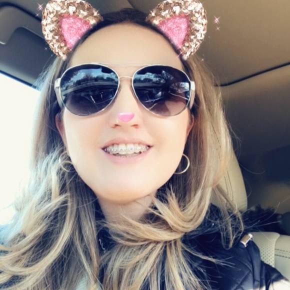 Meet your Posher, Danielle - Picture 1 of 1